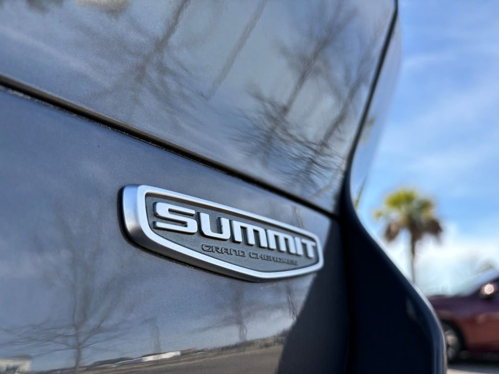 Used 2023 Jeep Grand Cherokee L Summit w/ Advanced Protech Group IV image 22