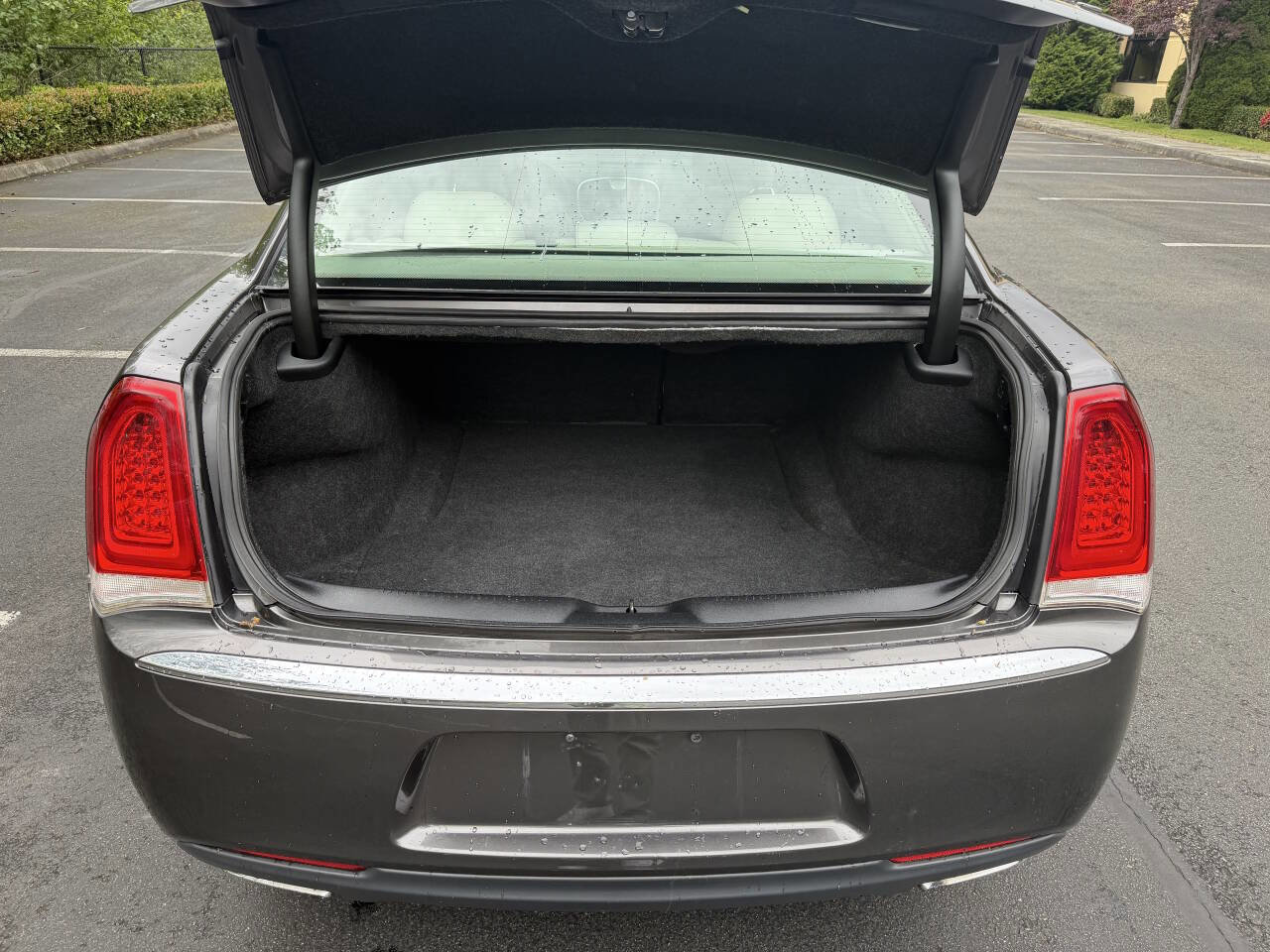 Used 2016 Chrysler 300 C AWD/4WD image 7