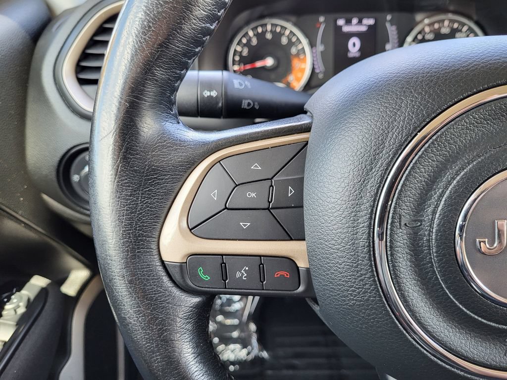 Used 2017 Jeep Renegade Latitude w/ Cold Weather Group AWD/4WD image 17