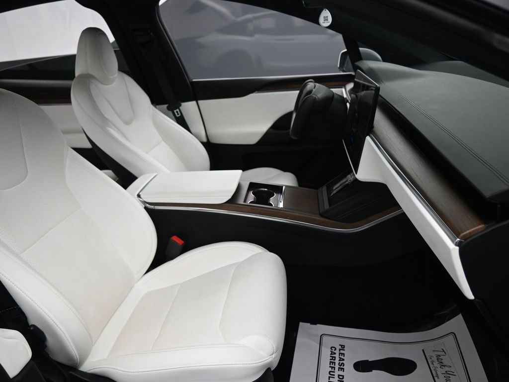Used 2023 Tesla Model X image 30