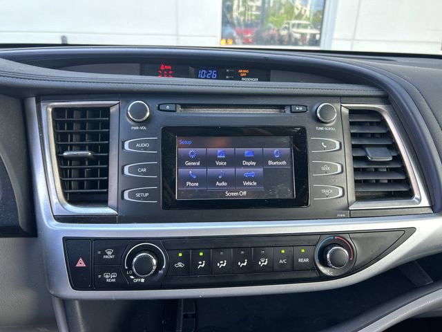 Used 2019 Toyota Highlander LE FWD image 24