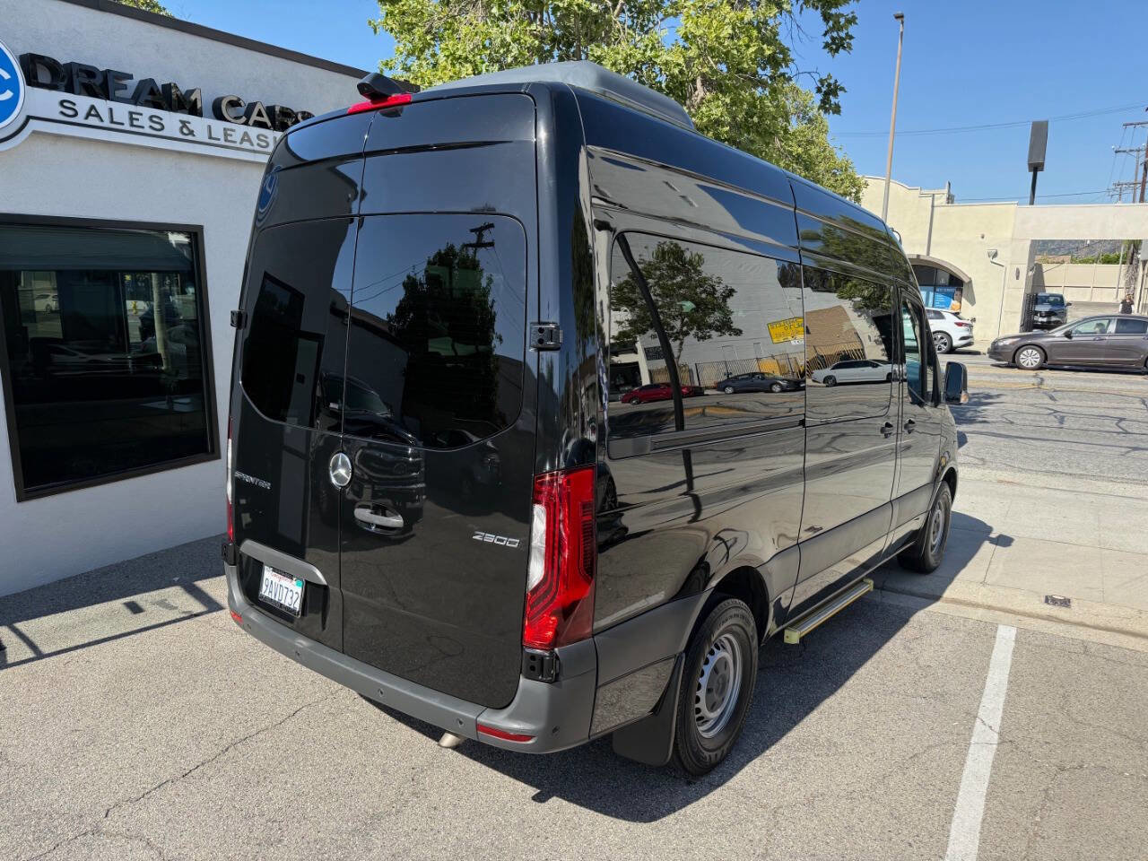 Used 2022 Mercedes-Benz Sprinter 2500 image 14