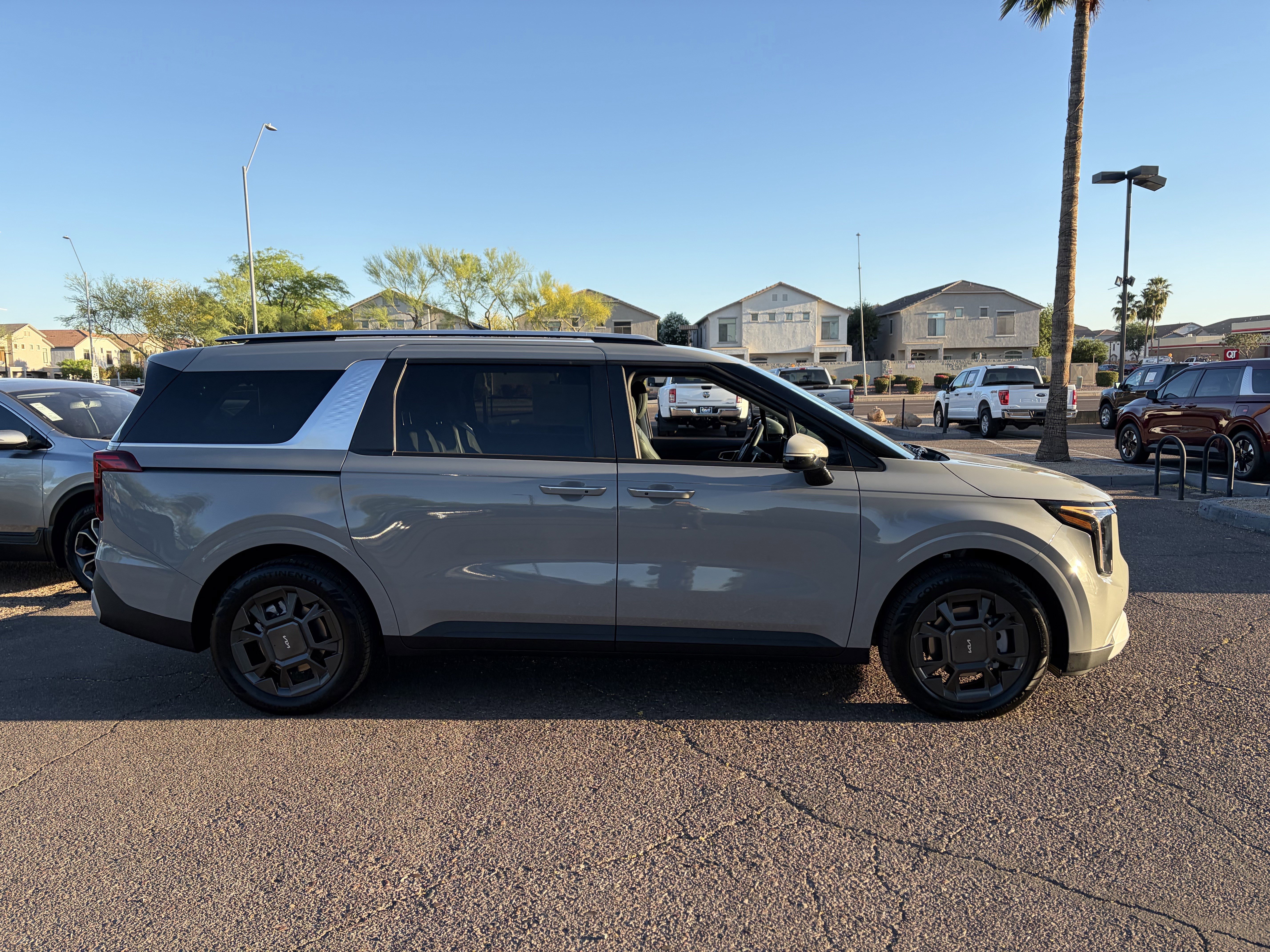 New 2026 Kia Carnival EX image 2