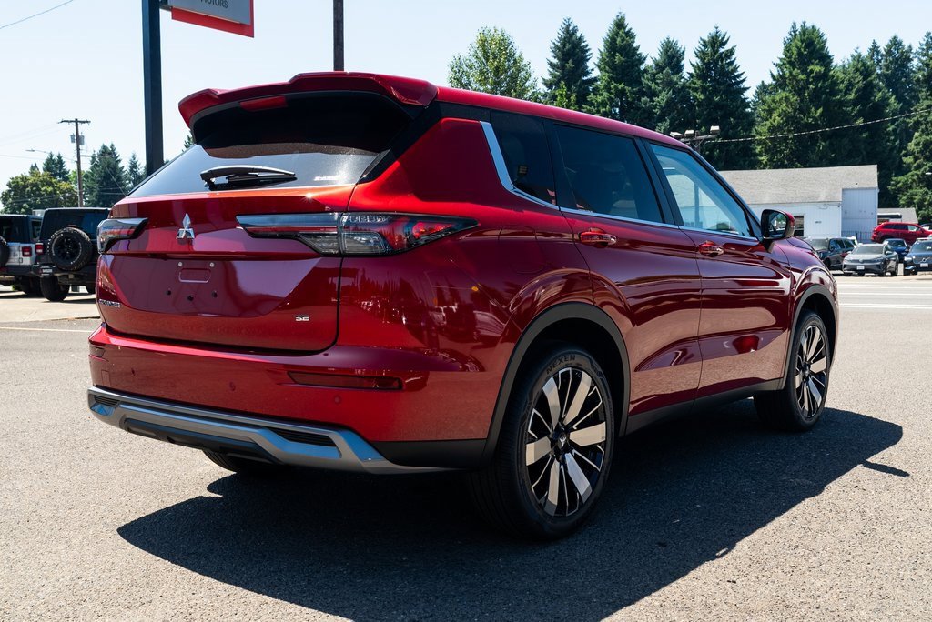 New 2025 Mitsubishi Outlander SEL image 6