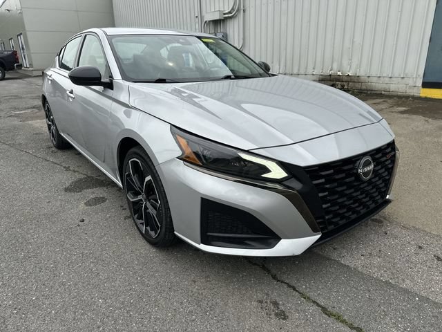 Used 2023 Nissan Altima 2.5 SR FWD image 11