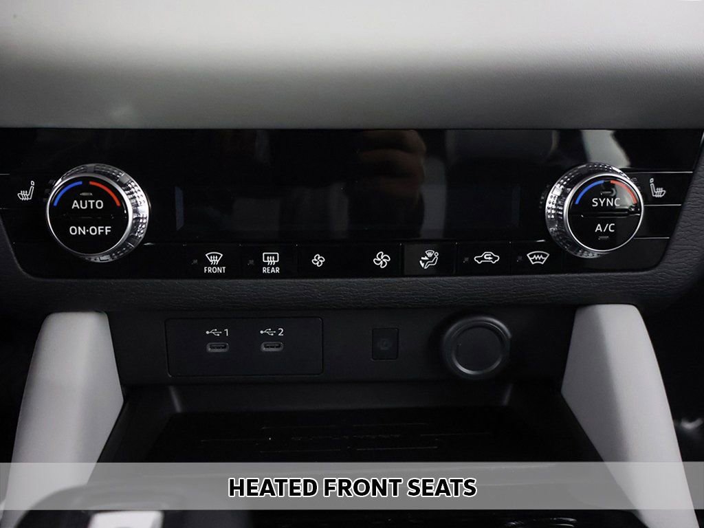 New 2025 Mitsubishi Outlander SE image 8