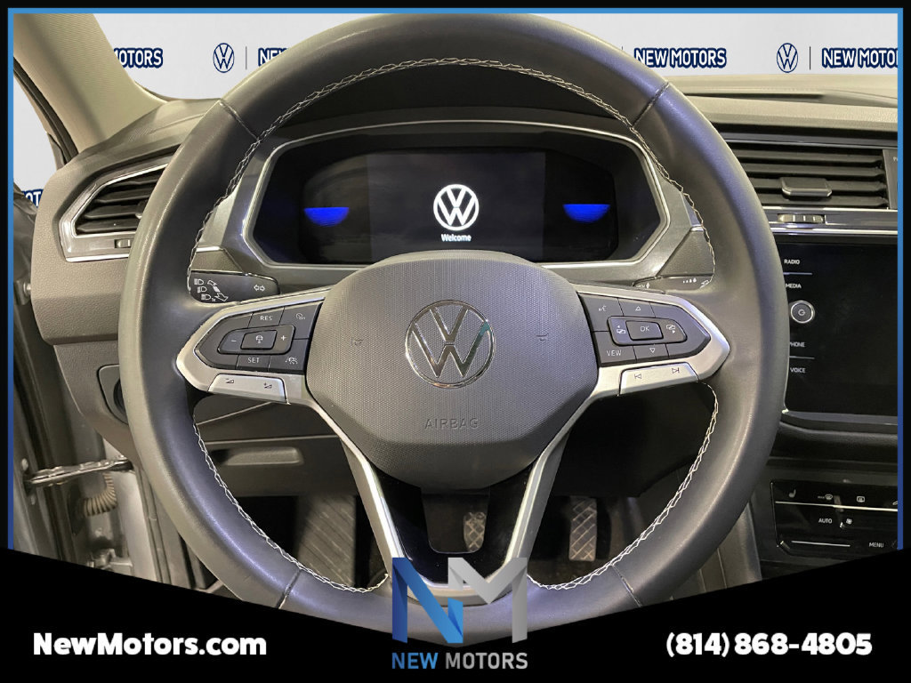 Used 2023 Volkswagen Tiguan SE w/ Panoramic Sunroof Package AWD/4WD image 13