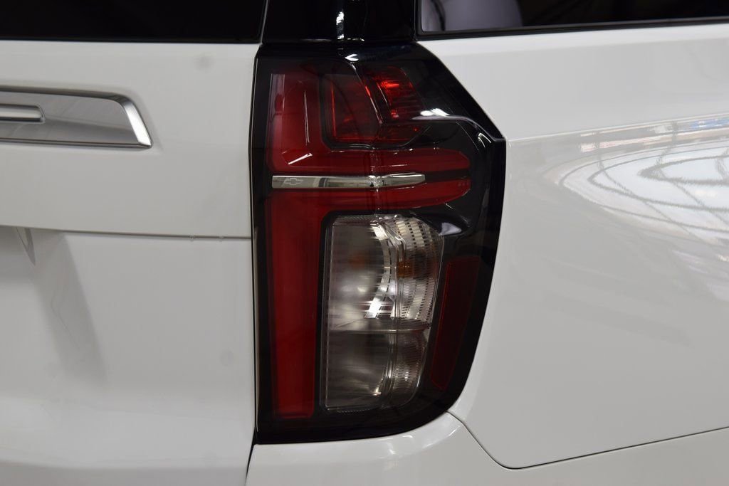Used 2024 Chevrolet Suburban High Country AWD/4WD image 19