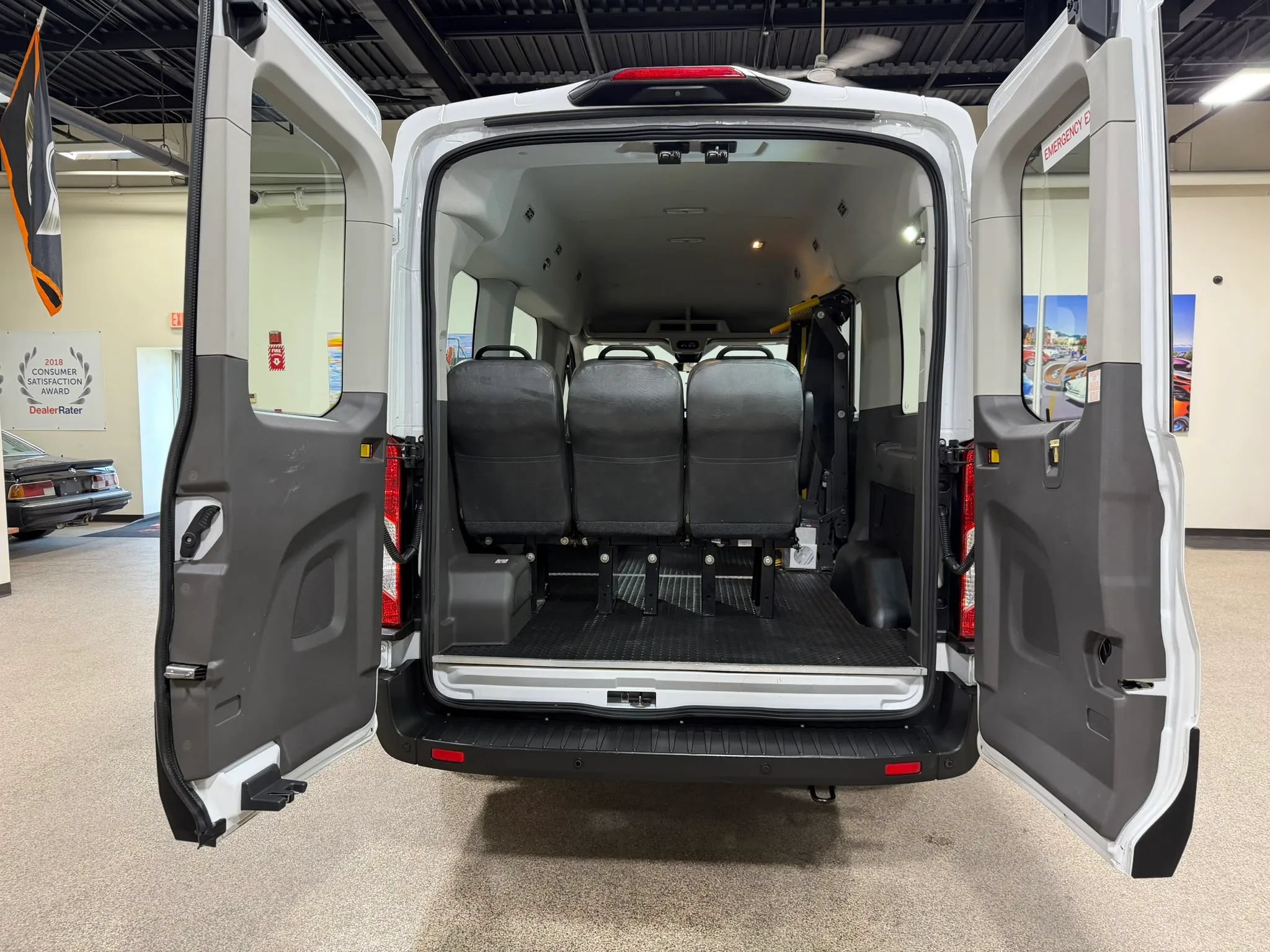 Used 2020 Ford Transit 150 XLT AWD/4WD image 32