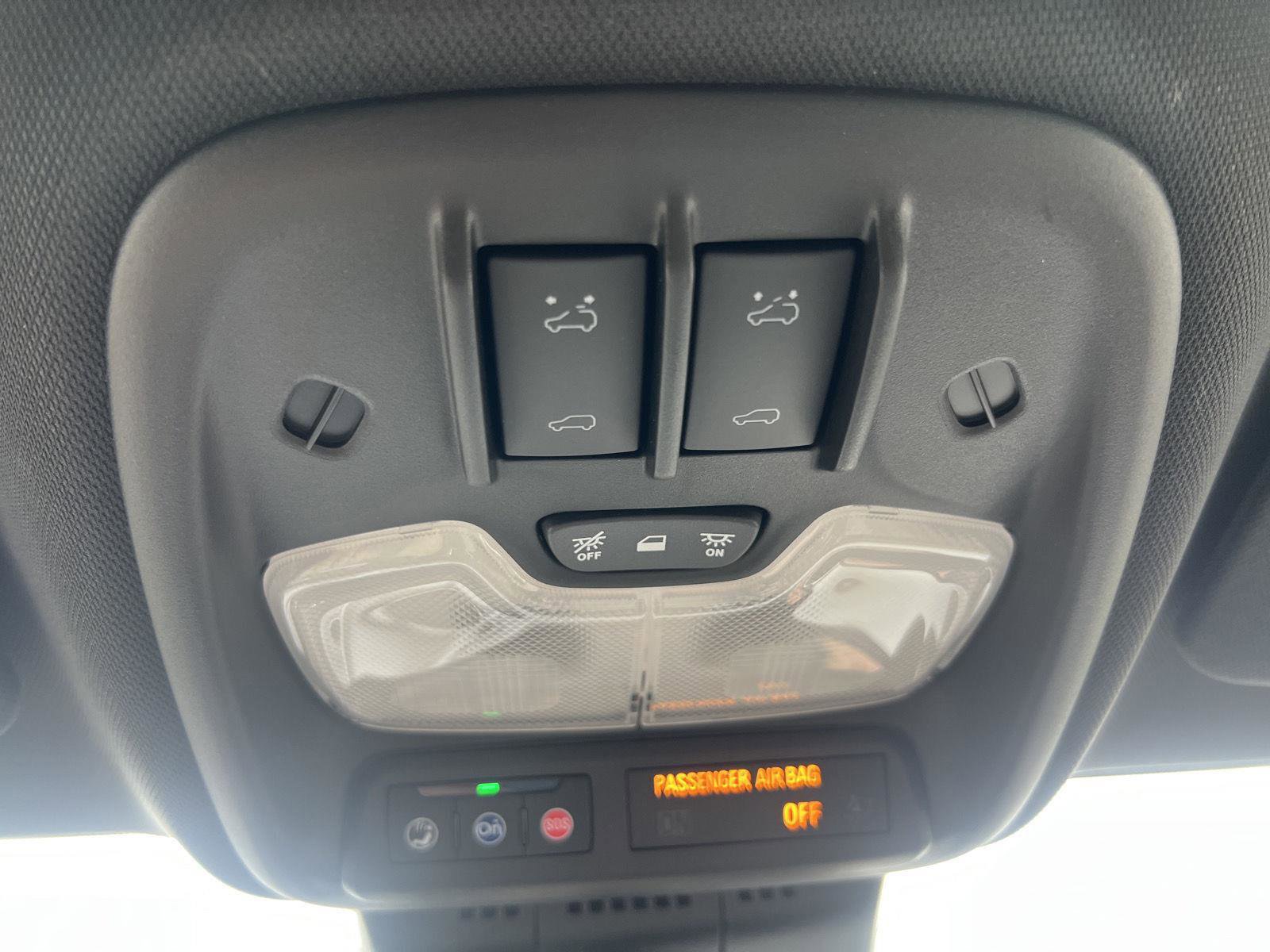 Used 2024 Chevrolet Colorado ZR2 w/ ZR2 Bison Edition AWD/4WD image 32