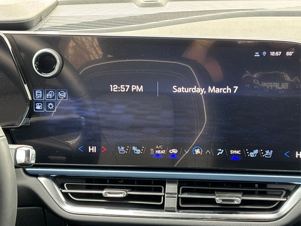 Used 2025 Chevrolet Equinox EV LT w/ Convenience Package II image 20