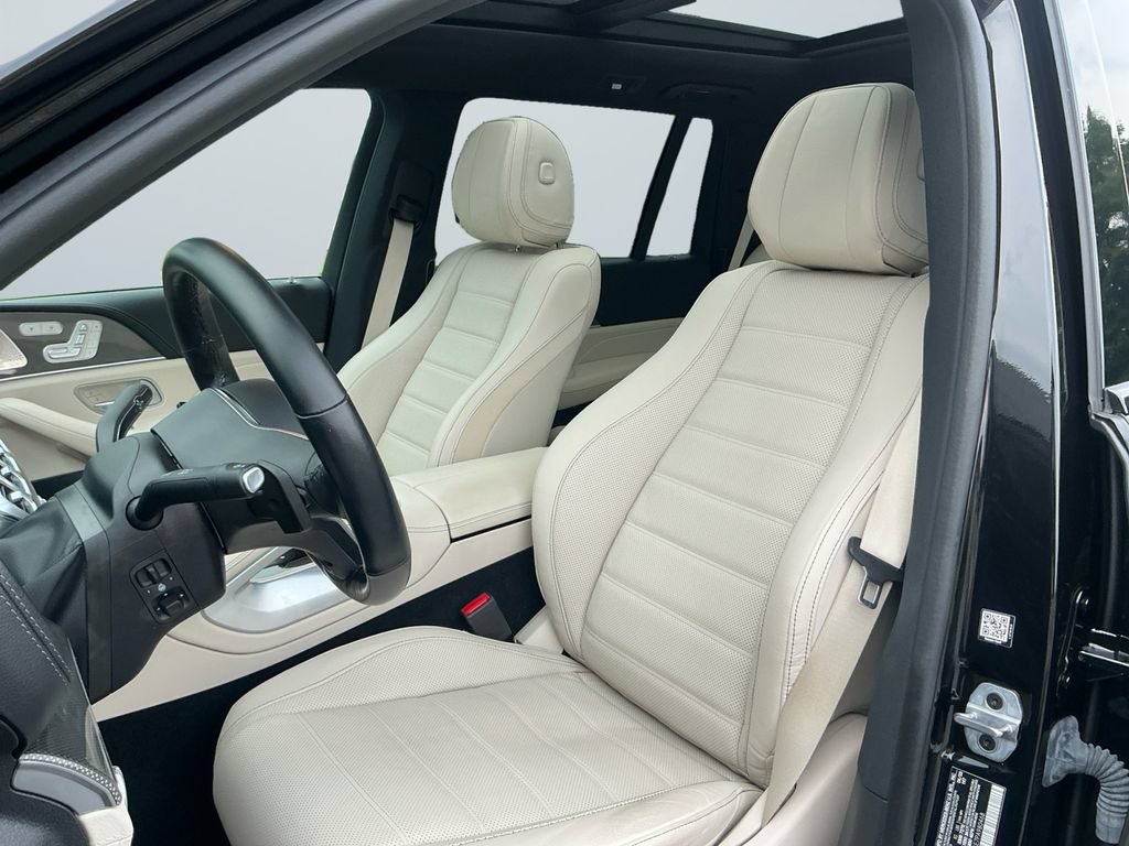 Used 2023 Mercedes-Benz GLS 450 4MATIC image 10