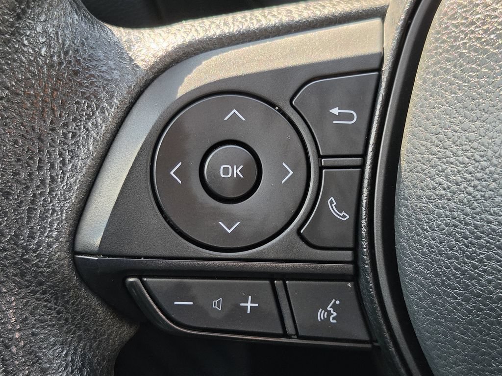 Used 2025 Toyota RAV4 XLE FWD image 24