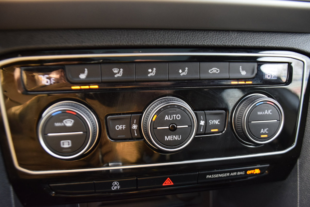 Used 2023 Volkswagen Atlas Cross Sport SEL image 20