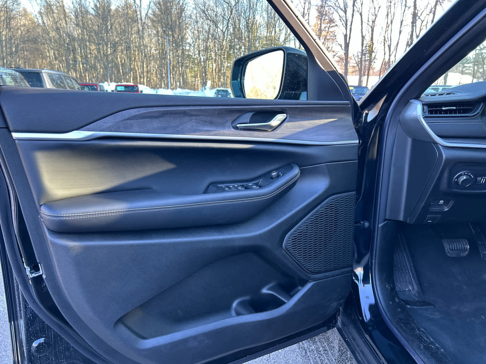 New 2026 Jeep Grand Cherokee Altitude AWD/4WD image 12