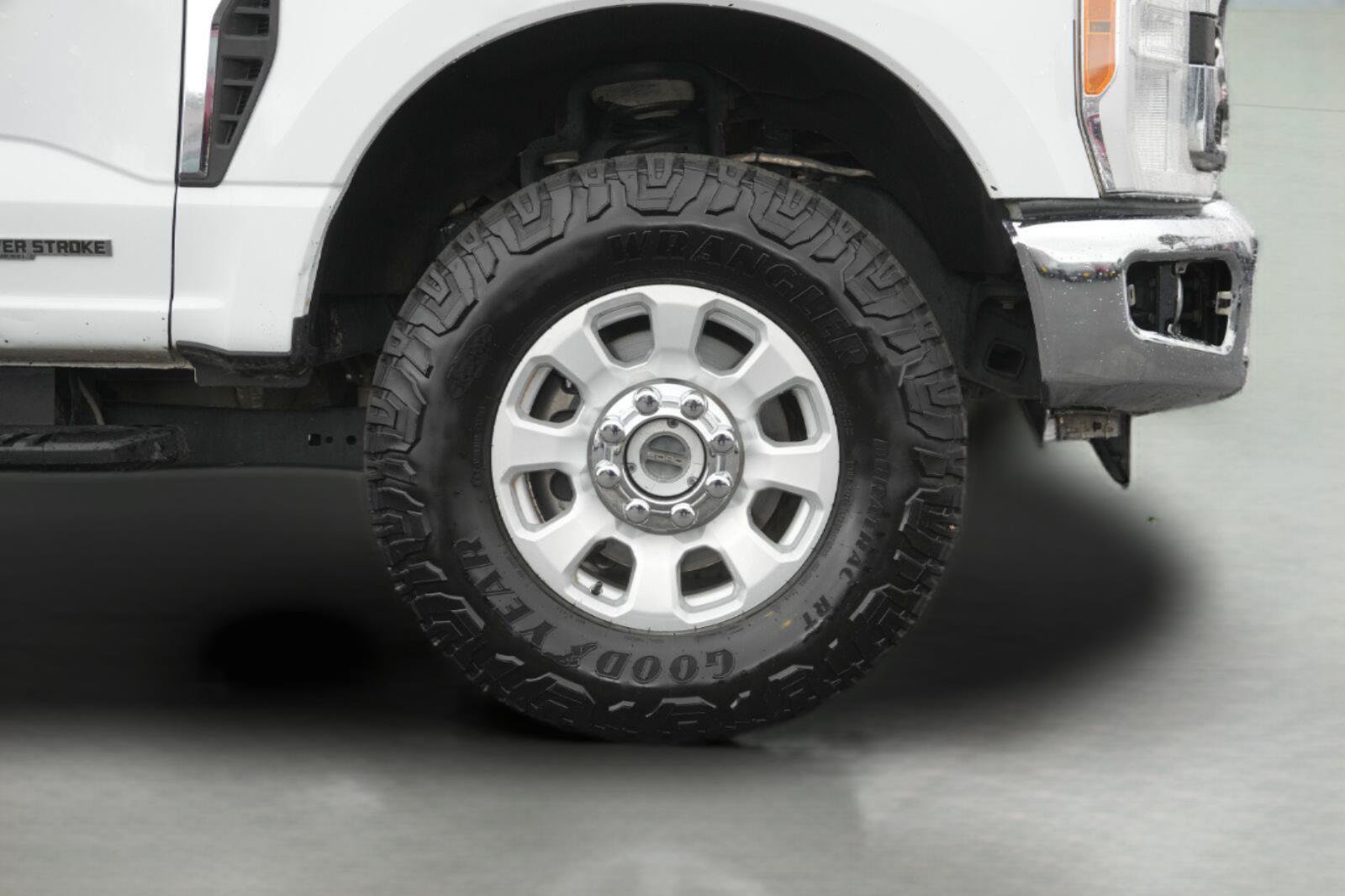 Certified 2023 Ford F350 XLT w/ 360-Degree Camera Package AWD/4WD image 4