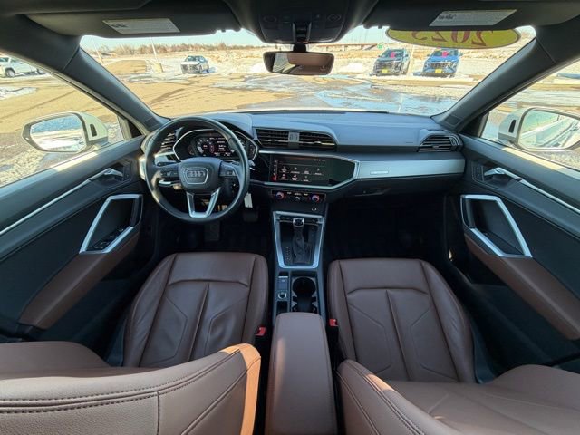 Used 2025 Audi Q3 2.0T Premium image 30