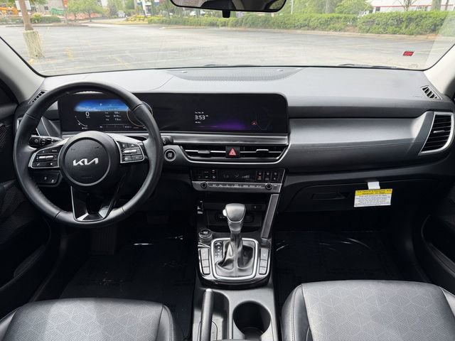Certified 2025 Kia Seltos EX w/ EX Sunroof Package FWD image 39
