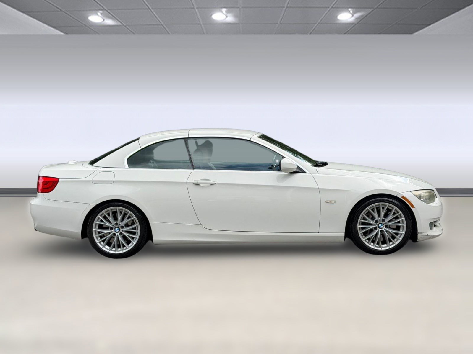 Used 2011 BMW 335i Convertible RWD image 8