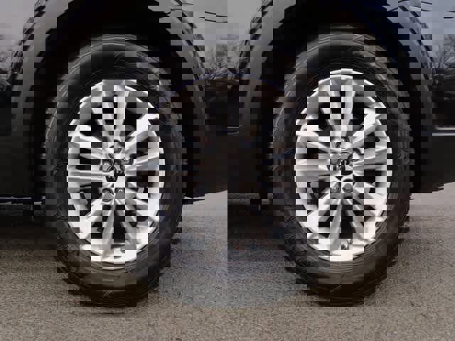 Used 2019 Kia Sorento LX image 10