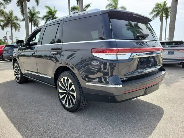 Certified 2024 Lincoln Navigator Reserve AWD/4WD image 4