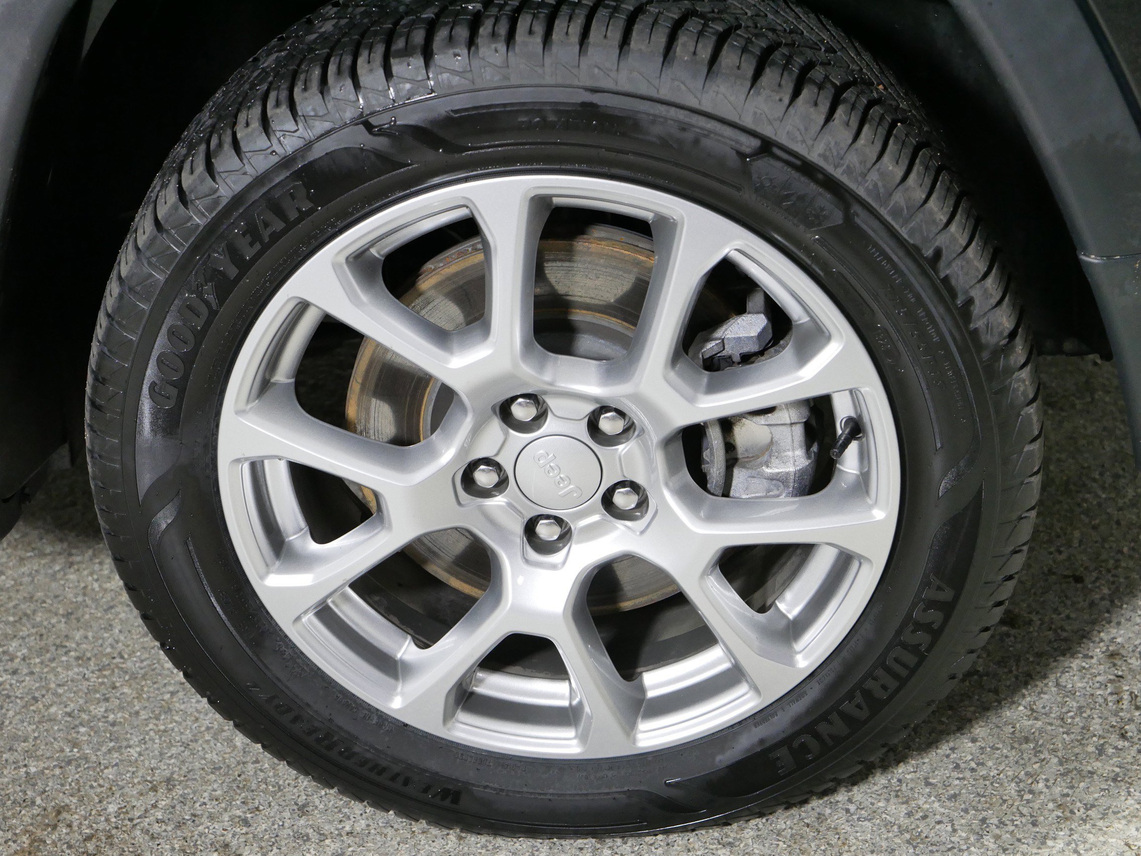 Used 2023 Jeep Compass Latitude AWD/4WD image 15