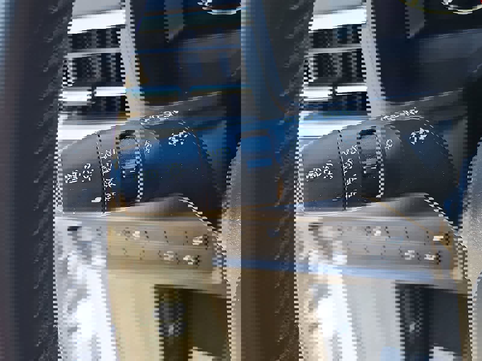 Used 2023 Mitsubishi Outlander SE image 28