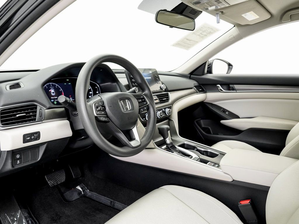 Used 2018 Honda Accord LX image 4