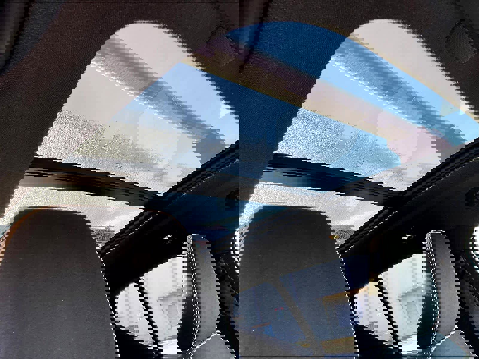 Used 2023 Volvo XC40 Recharge Ultimate image 25