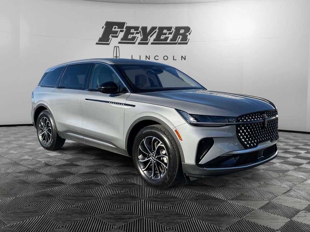 Used 2025 Lincoln Nautilus Premier w/ Equipment Group 102A image 7