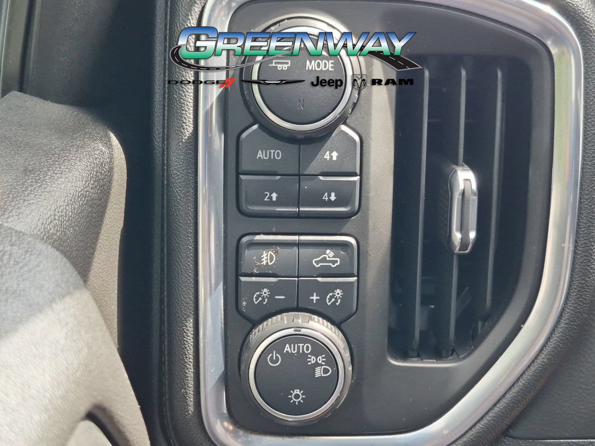 Used 2021 Chevrolet Silverado 1500 LT Trail Boss w/ Convenience Package II AWD/4WD image 20