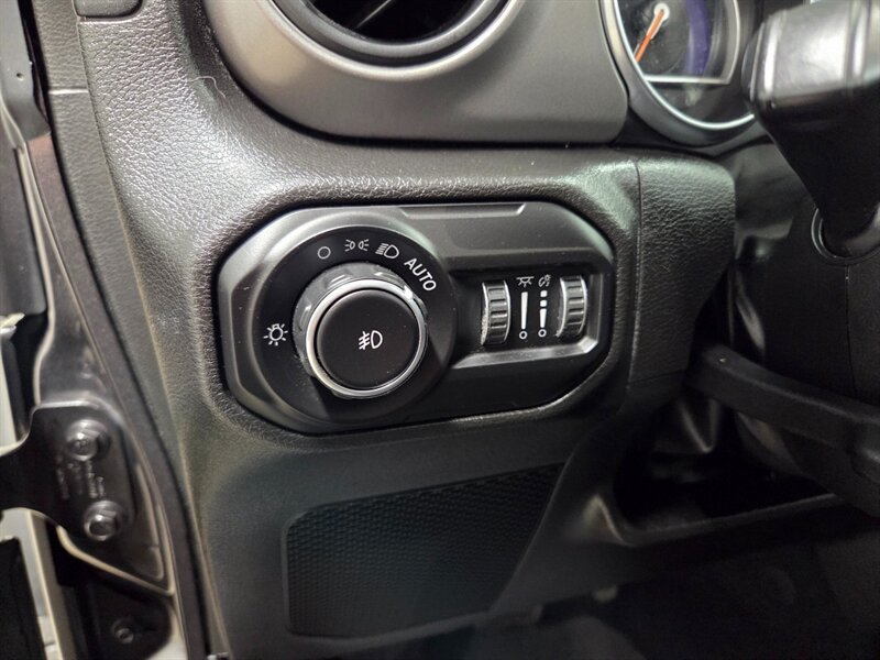 Used 2022 Jeep Wrangler Unlimited Sport AWD/4WD image 35
