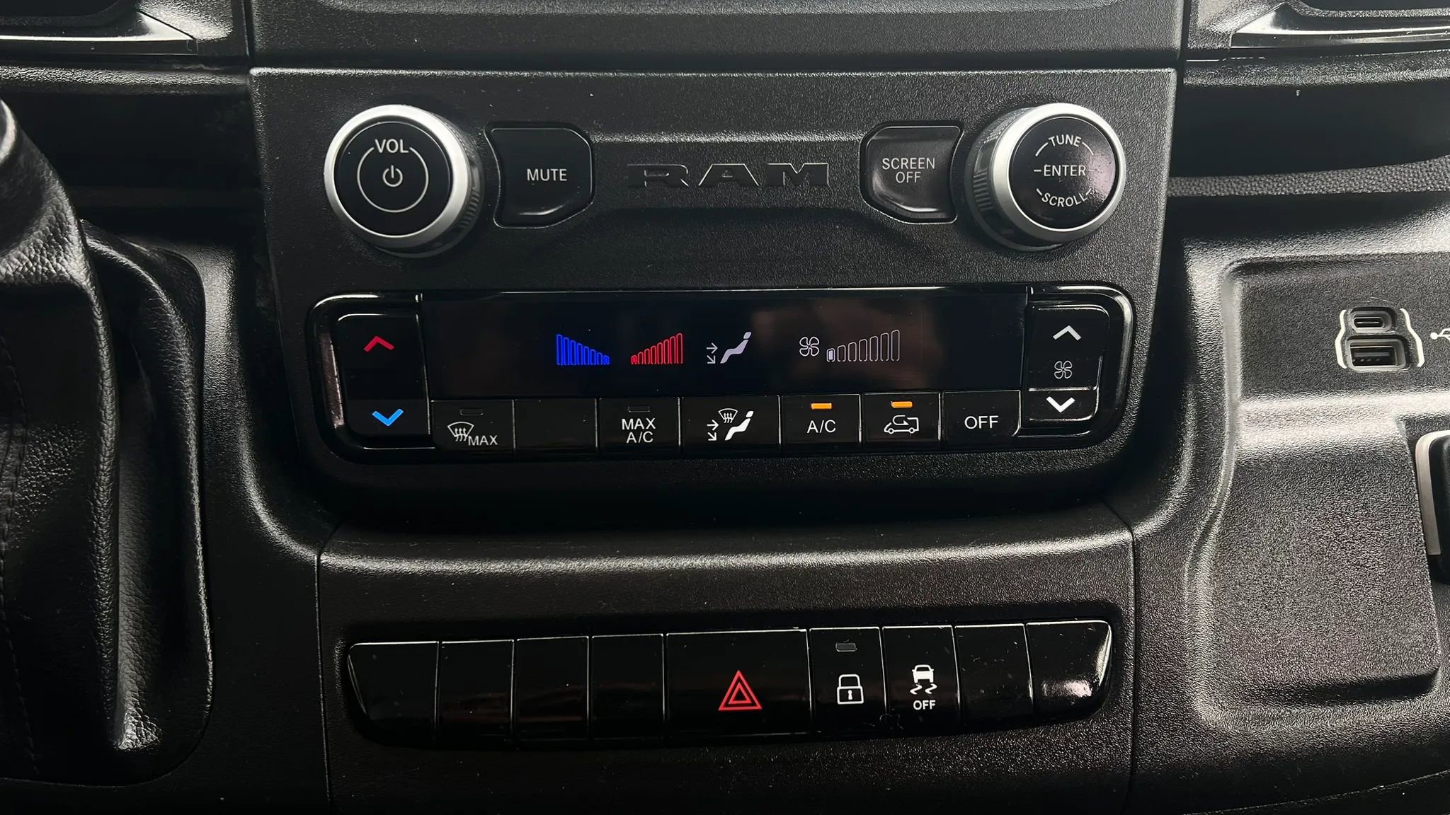 Used 2023 RAM ProMaster 2500 FWD image 20