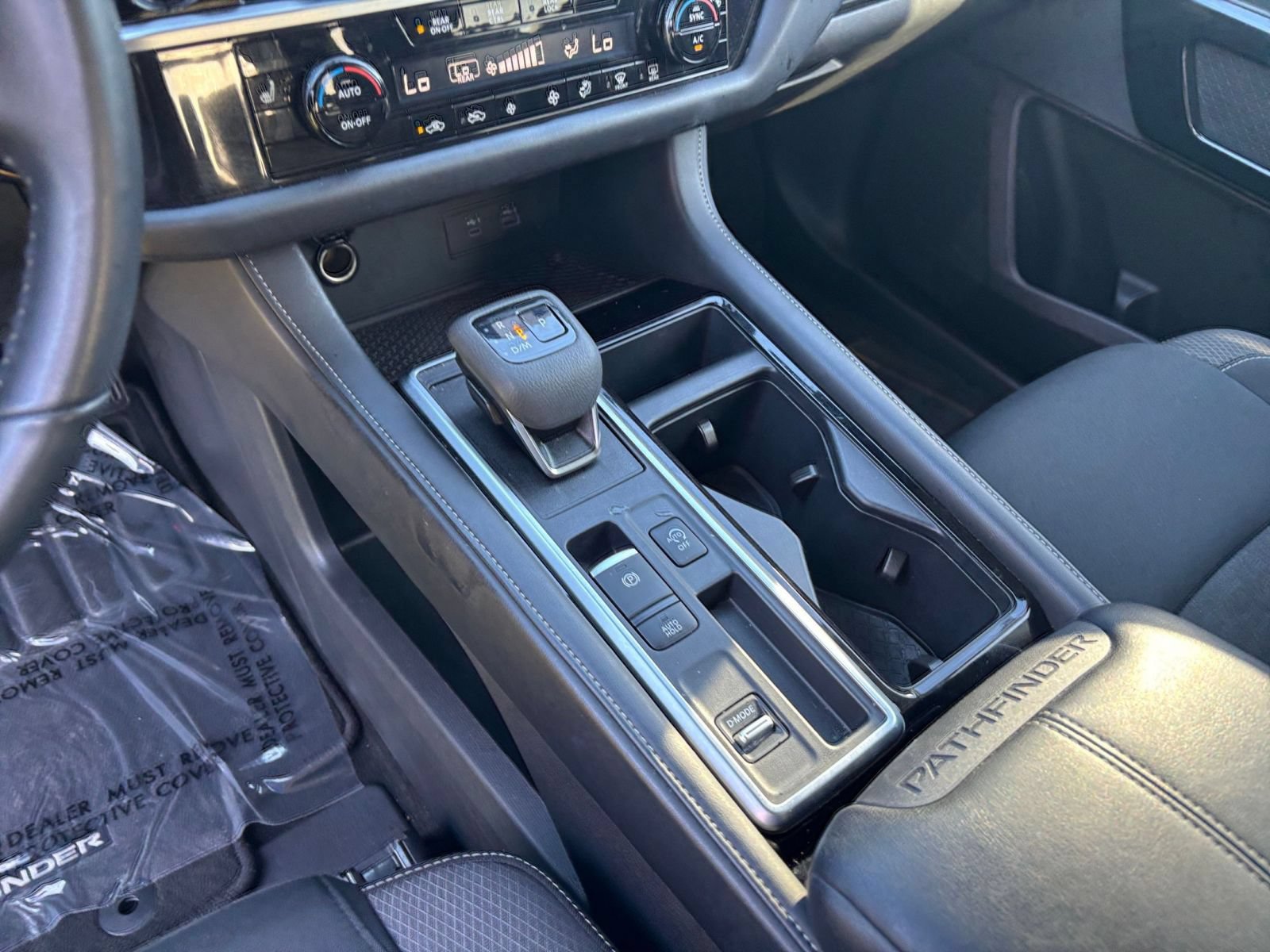 Used 2025 Nissan Pathfinder SV FWD image 43
