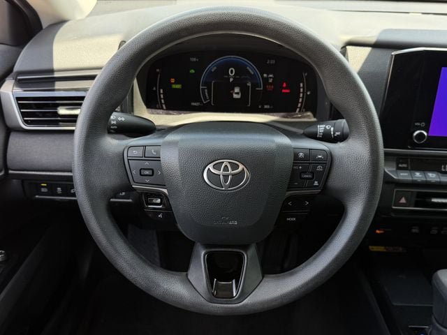 Used 2025 Toyota Camry LE FWD image 12