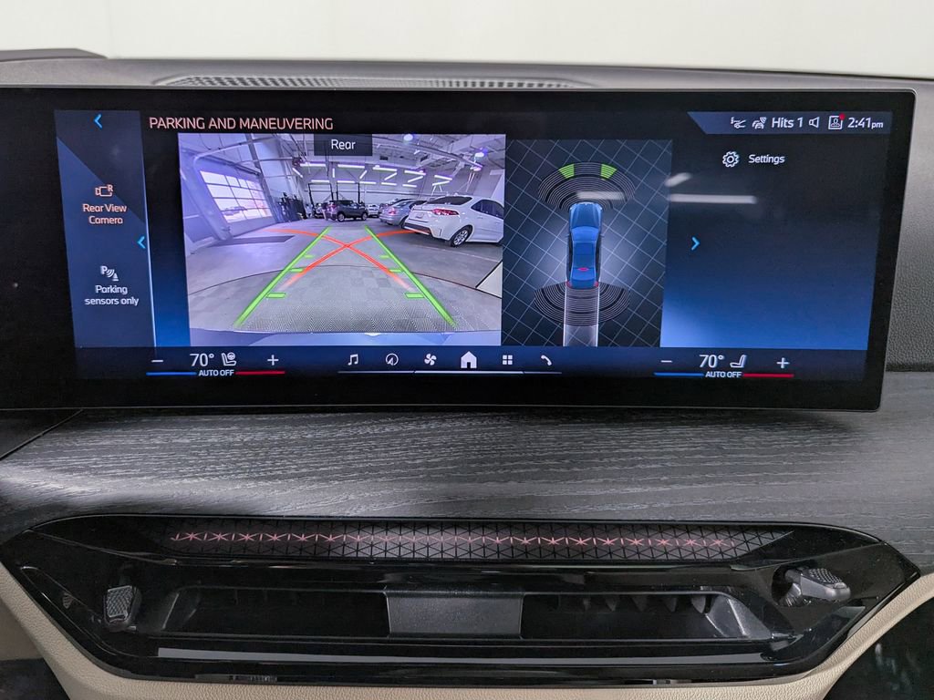 Used 2025 BMW 330i xDrive Sedan w/ M Sport Package image 23