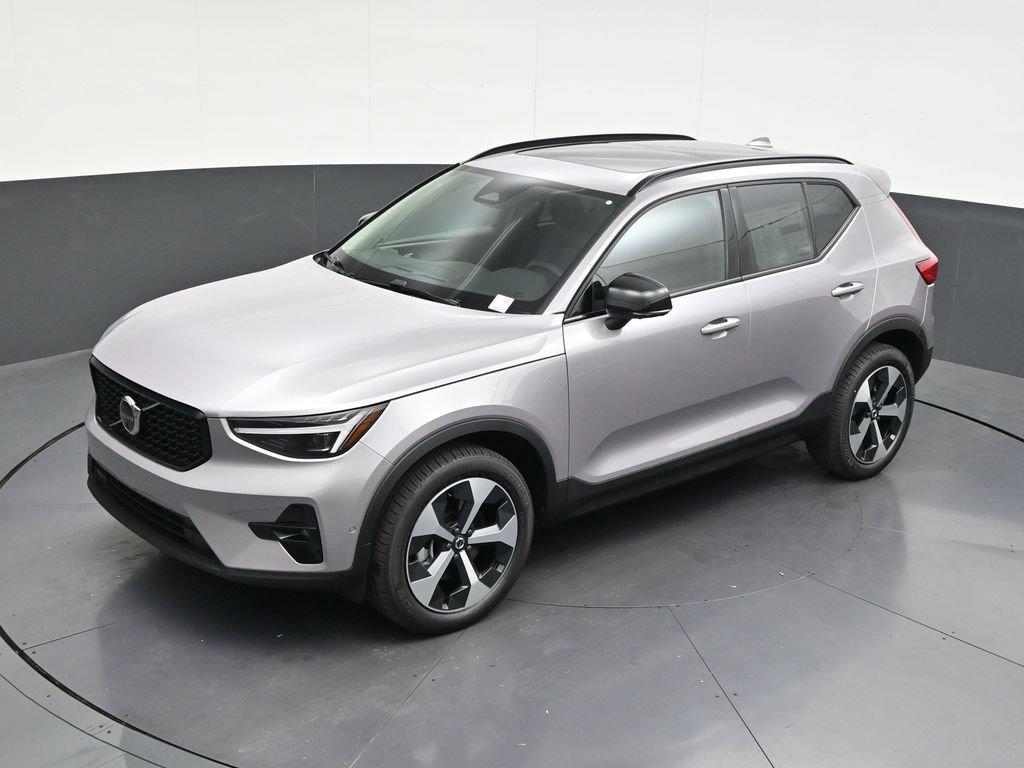 New 2026 Volvo XC40 B5 Plus w/ Protection Package Premier AWD/4WD image 13