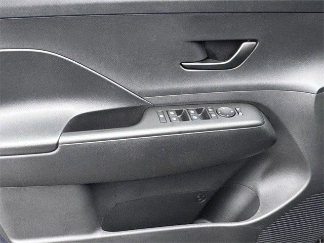 Used 2024 Hyundai Kona SEL image 14