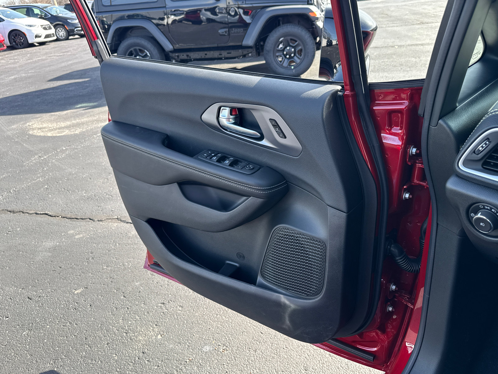 New 2026 Chrysler Pacifica Select w/ S Appearance Package FWD image 16