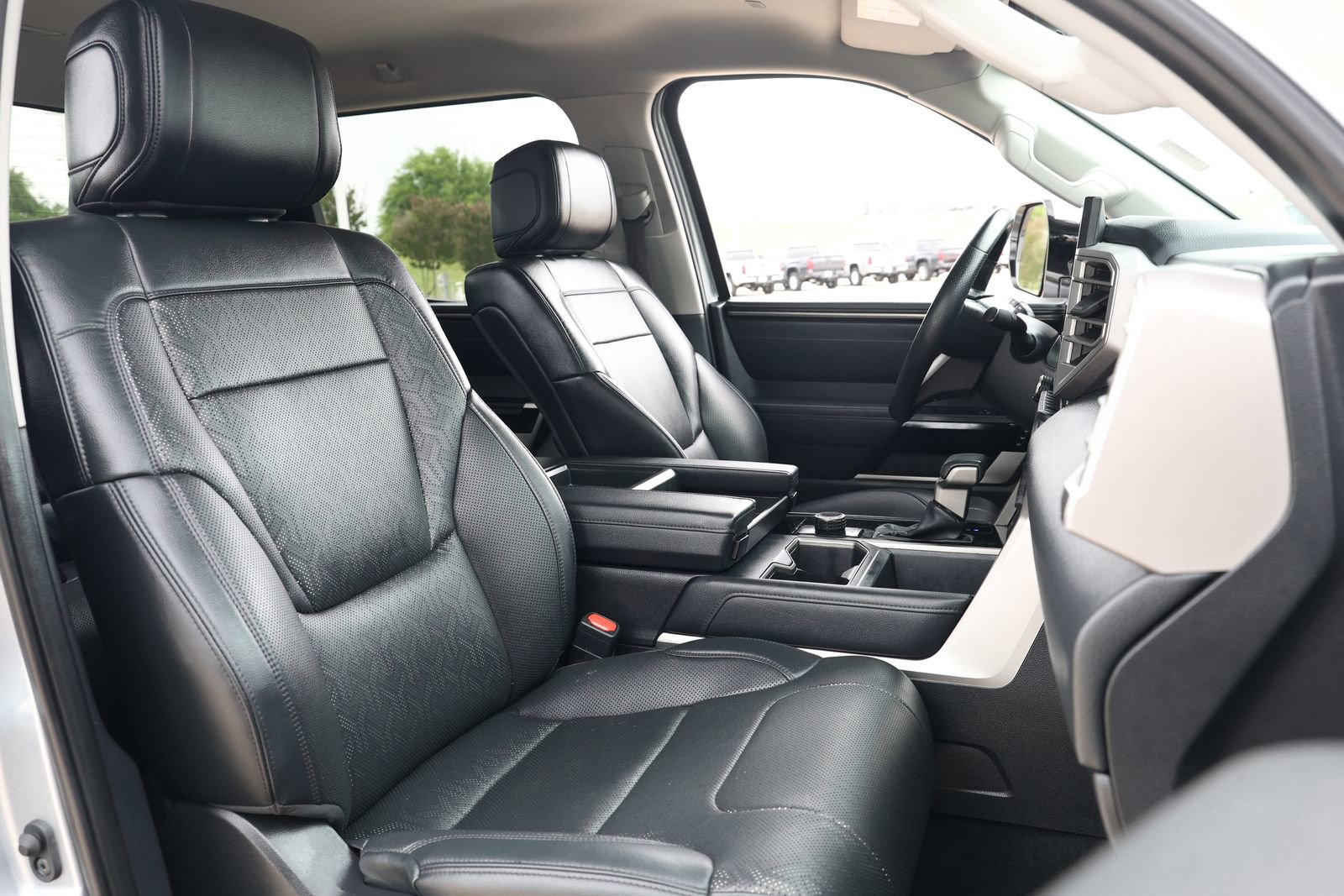 Used 2023 Toyota Tundra Limited w/ Power Package RWD image 31