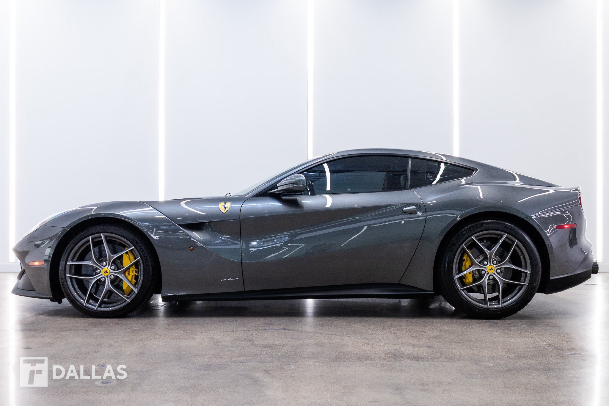Used 2015 Ferrari F12 Berlinetta RWD image 1