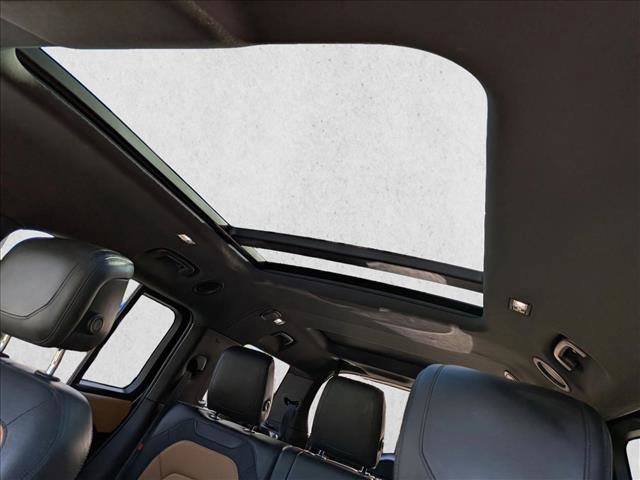 Certified 2023 Land Rover Defender 130 X-Dynamic SE image 13