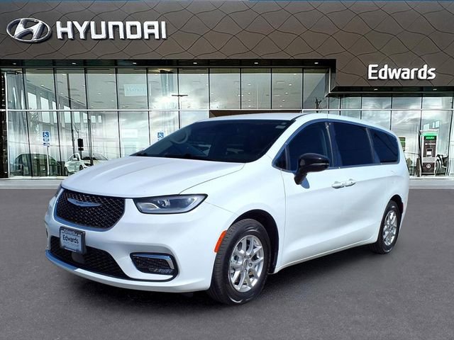 Used 2024 Chrysler Pacifica Touring-L FWD image 1