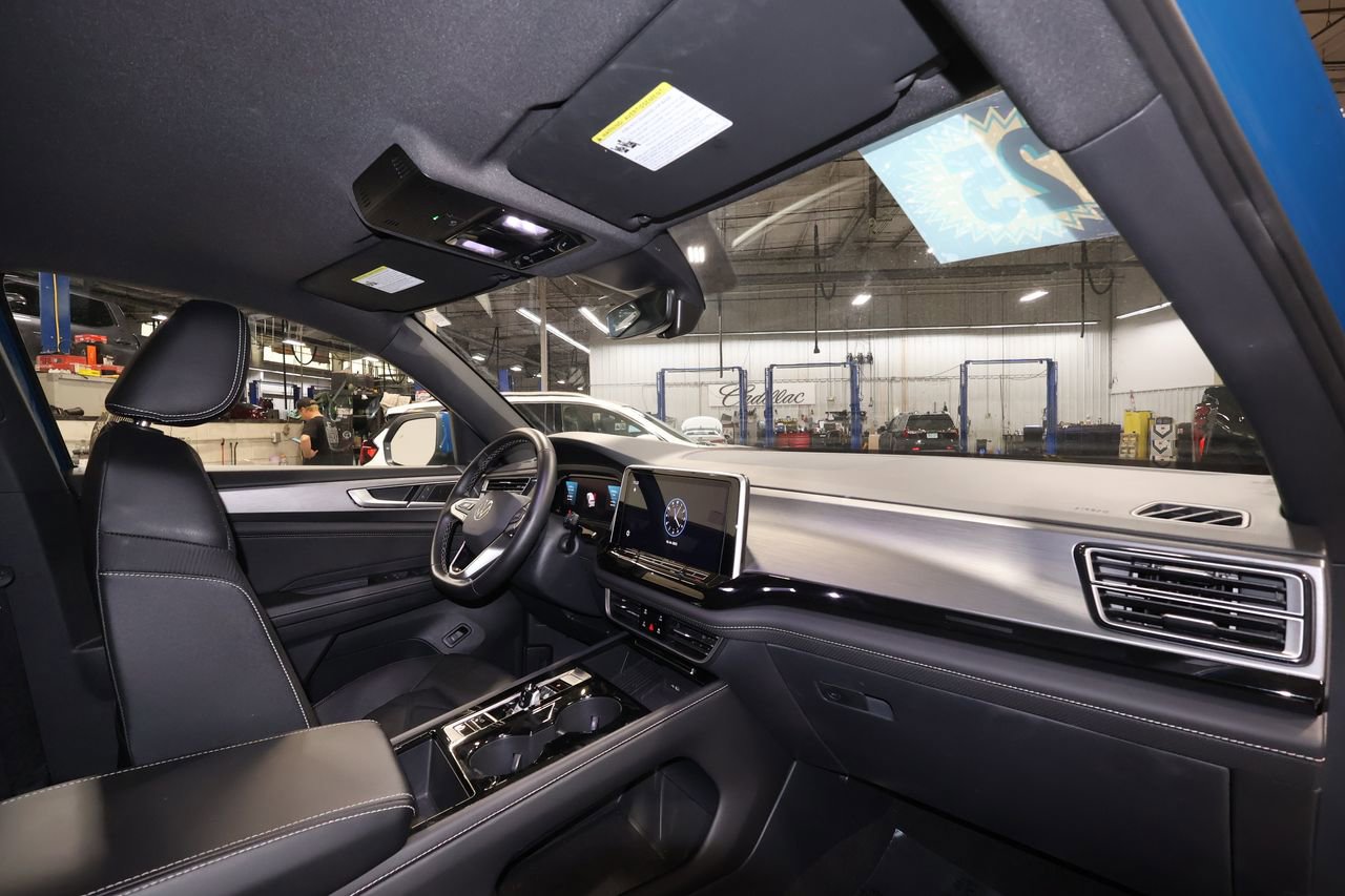Used 2025 Volkswagen Atlas Cross Sport SE image 26
