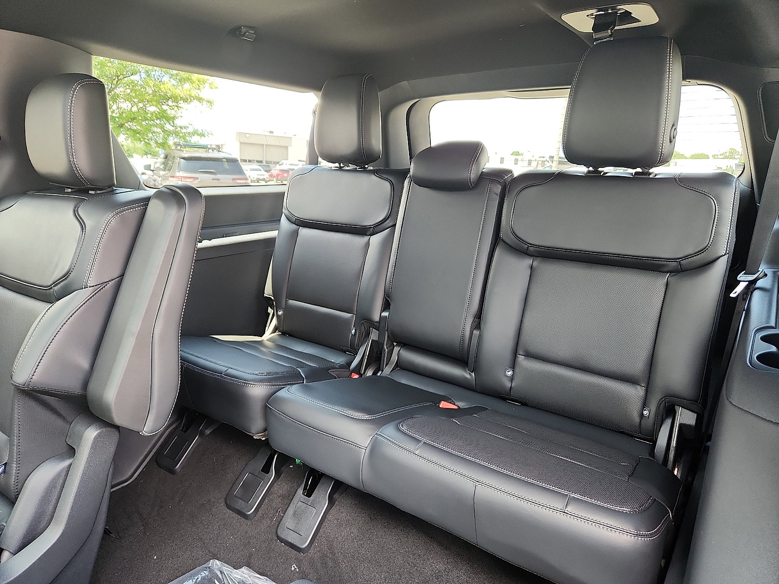 New 2027 Ford Expedition Max Platinum w/ Stealth Appearance Package AWD/4WD image 7