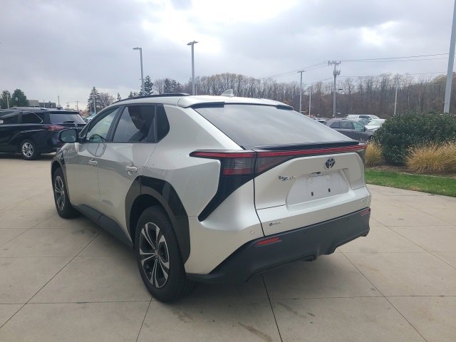 Used 2024 Toyota bZ4X XLE image 5