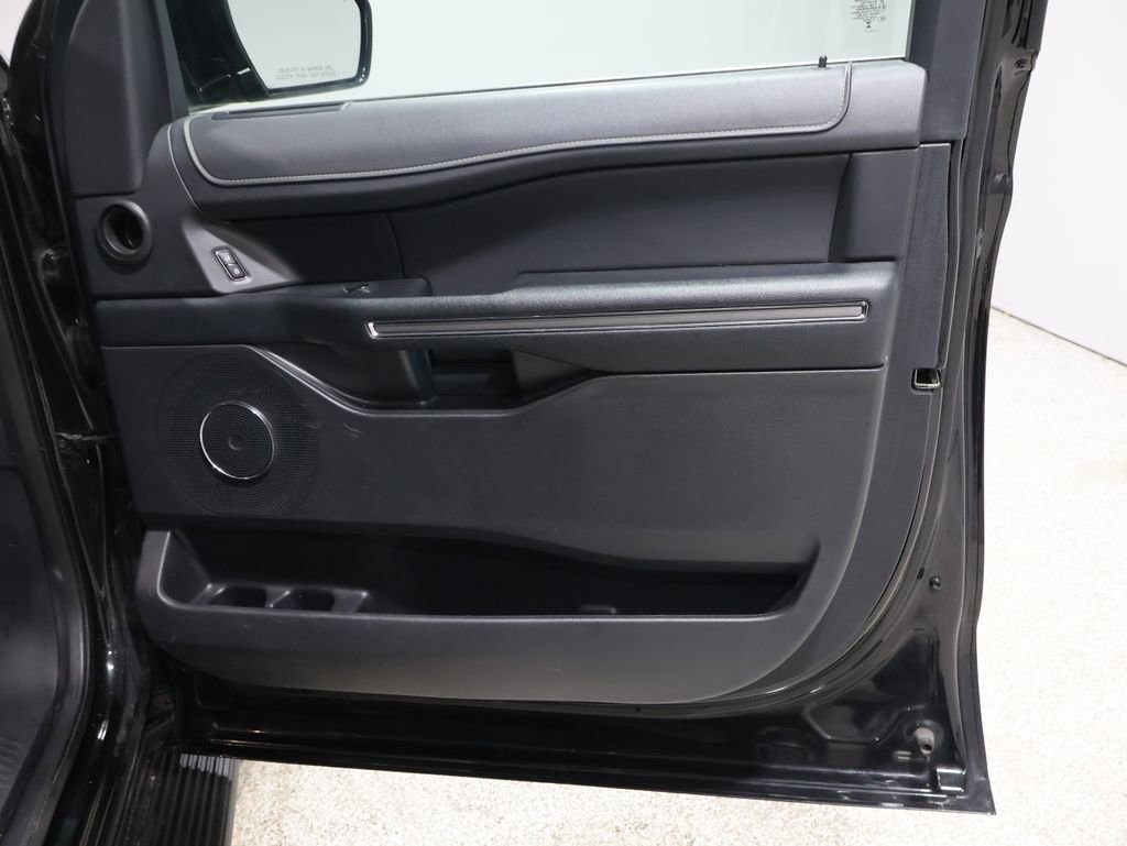 Used 2024 Ford Expedition XLT image 25