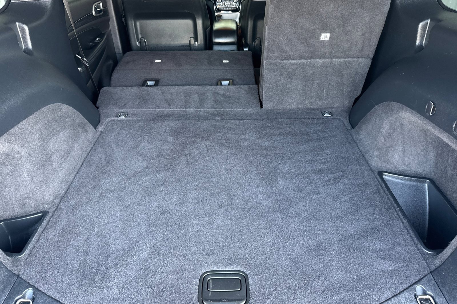 Used 2020 Jeep Grand Cherokee Altitude RWD image 14