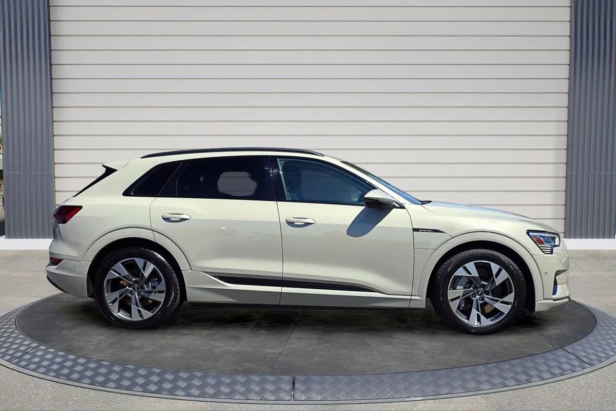 Used 2021 Audi e-tron Premium w/ Convenience Plus Package