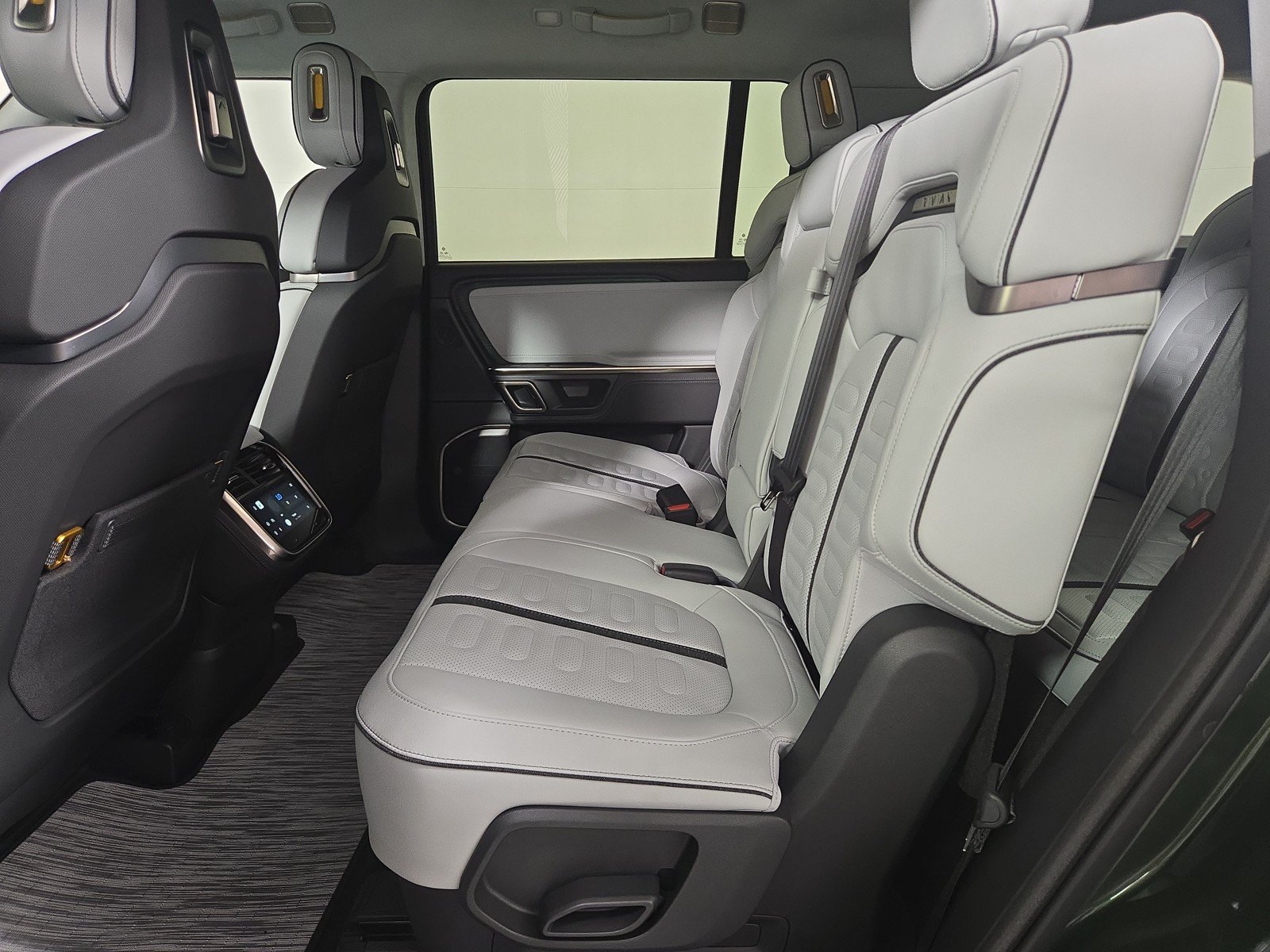 Used 2023 Rivian R1S Adventure AWD/4WD image 20